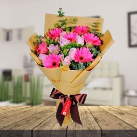 1 Kg Chocolate Cake,12pcs Mixed  Flowers and 6 pcs Balloons