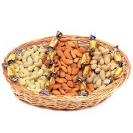 Mixed dry fruits with  eclairs