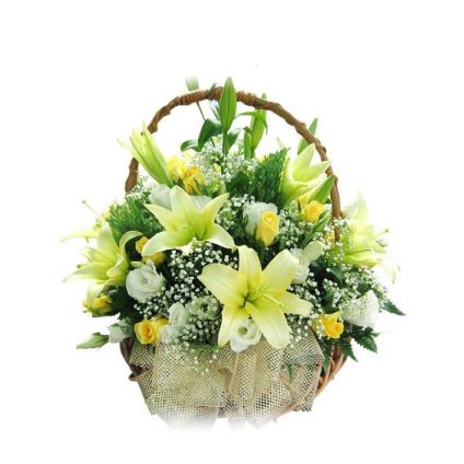 Yellow and white  Roses with white lily